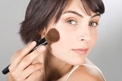 7 dicas rápidas de como aplicar maquiagem: passo a passo
