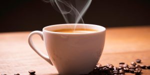 o café aumenta o desempenho físico e a resistência