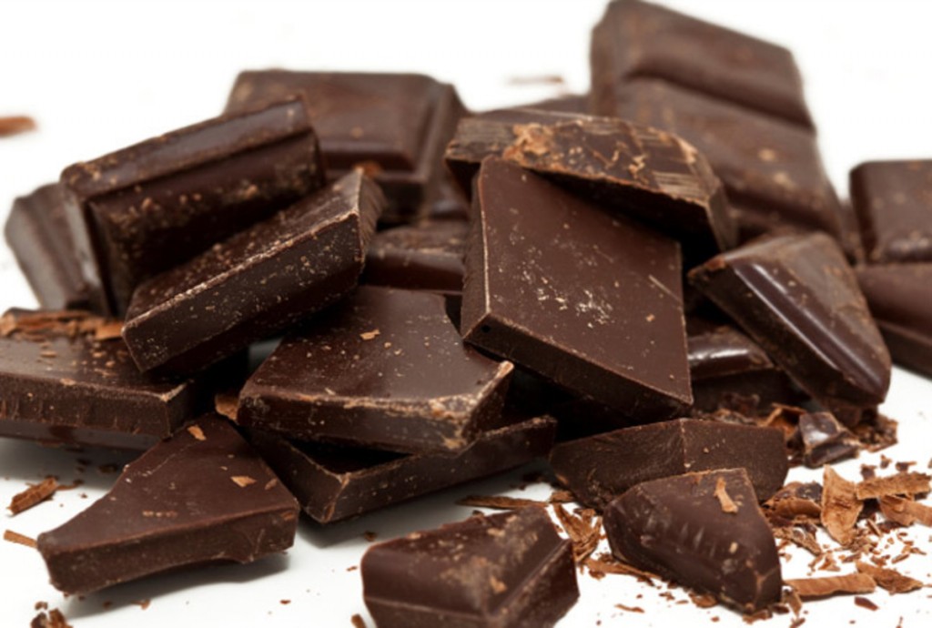 Chocolate amargo faz bem para a memória, coração, baixa pressão arterial: veja os 7 benefícios