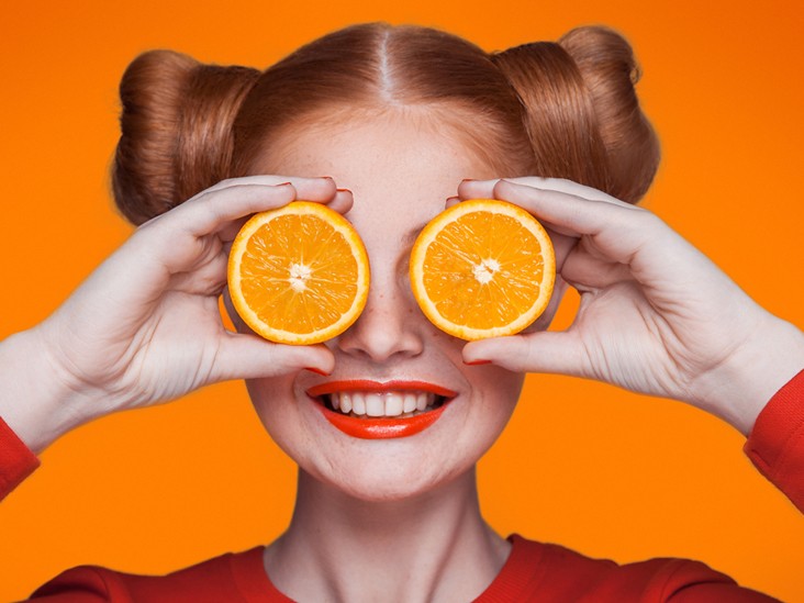 Os 7 melhores benefícios da vitamina C para saúde: malefícios e dicas 