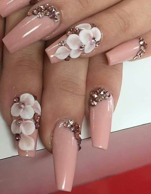 Tendências de unhas decoradas para o carnaval: como fazer e dicas