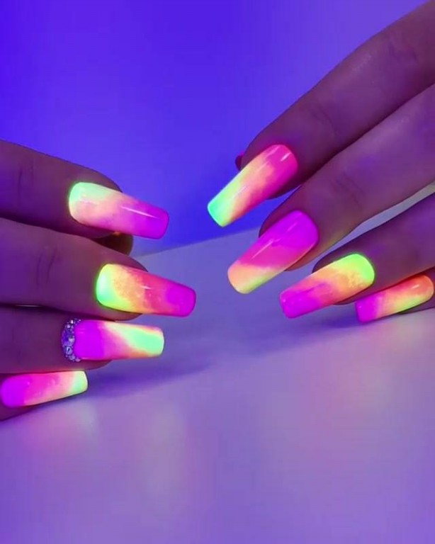 Tendências de unhas decoradas para o carnaval: como fazer e dicas