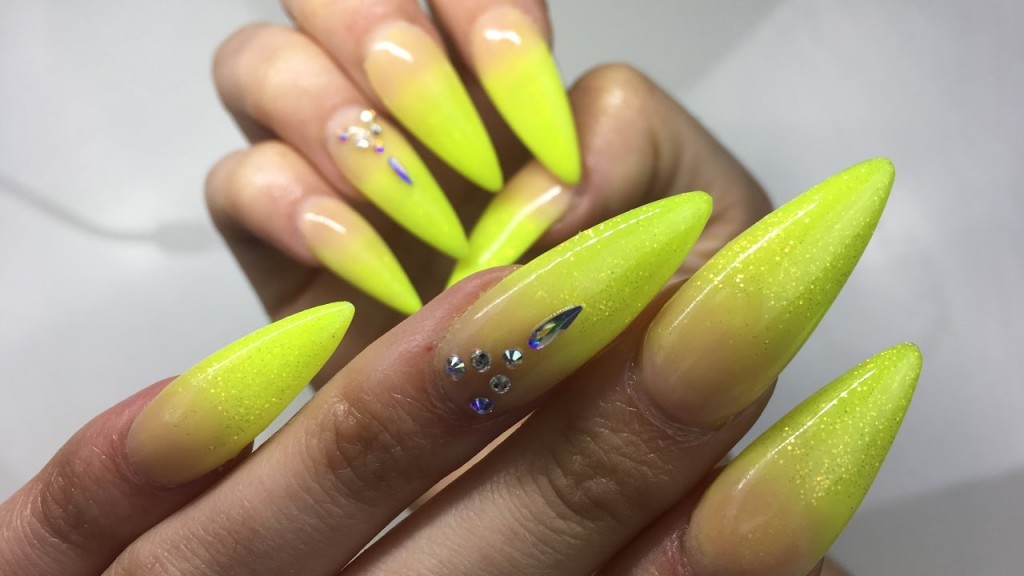 Tendências de unhas decoradas para o carnaval: como fazer e dicas