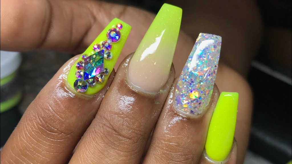 Tendências de unhas decoradas para o carnaval: como fazer e dicas