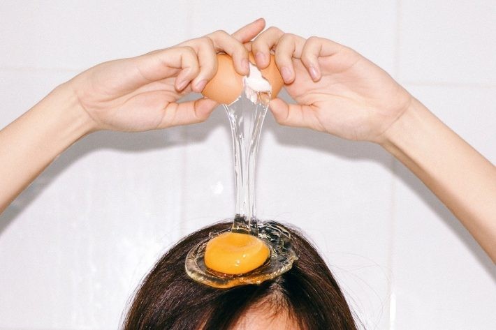 Ovo para o cabelo: como usar, receitas, benefícios e malefícios