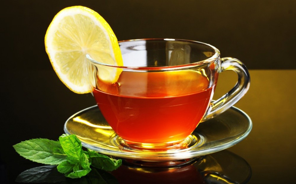 Chá preto auxilia na perda de peso, faz bem para os ossos: veja os 7 benefícios