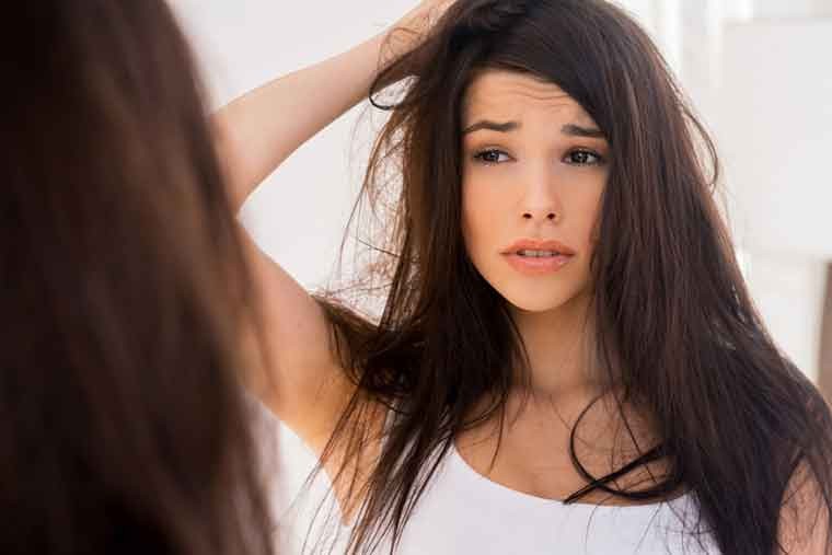 10 principais erros que toda mulher comete ao lavar o cabelo