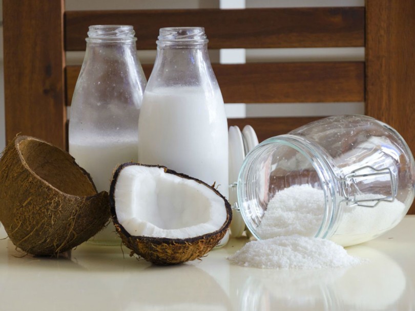 Leite de coco no cabelo: como usar, benefícios e receita