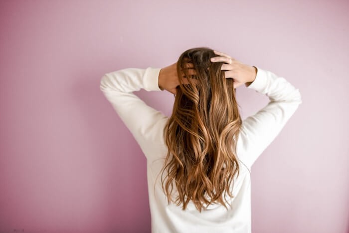 Óleo de moringa para cabelo: como usar, benefícios, malefícios e receitas