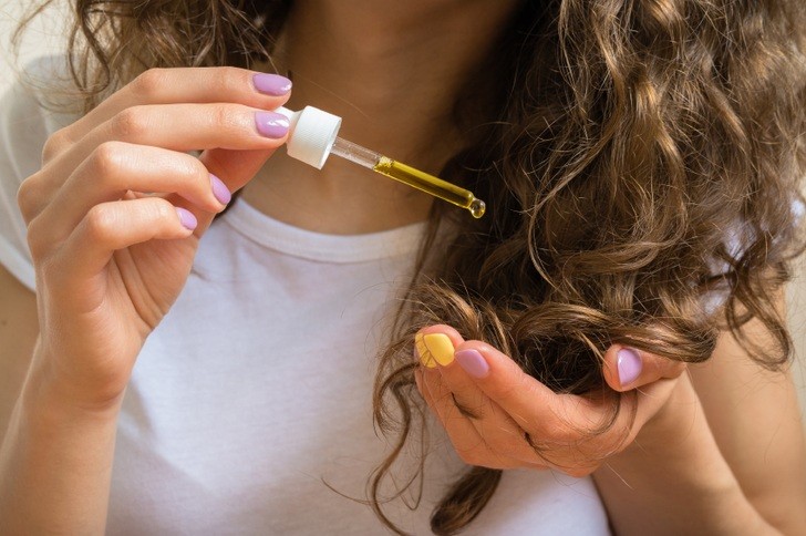 Óleo de romã ajuda a tratar caspa, hidrata o cabelo: veja os 7 benefícios