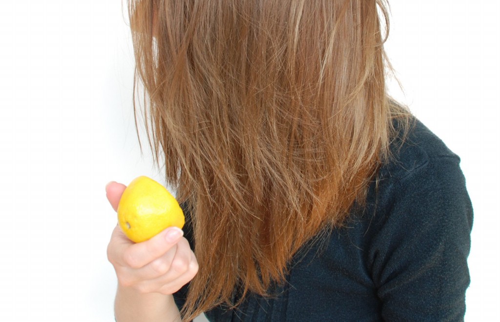 Suco de limão para o cabelo