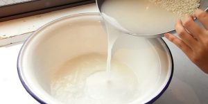 agua de arroz para cabelo