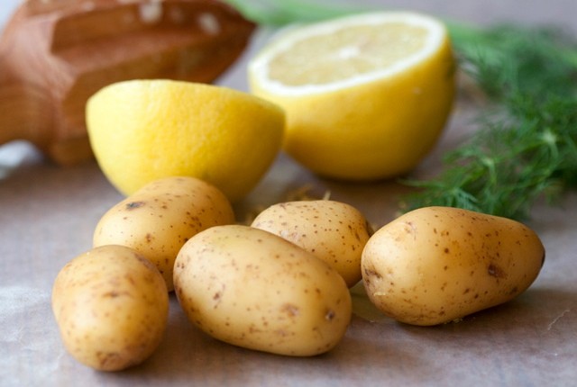 Receita caseira de batata e limão para eliminar estrias: como fazer e dicas