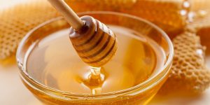 benefícios do mel no rosto