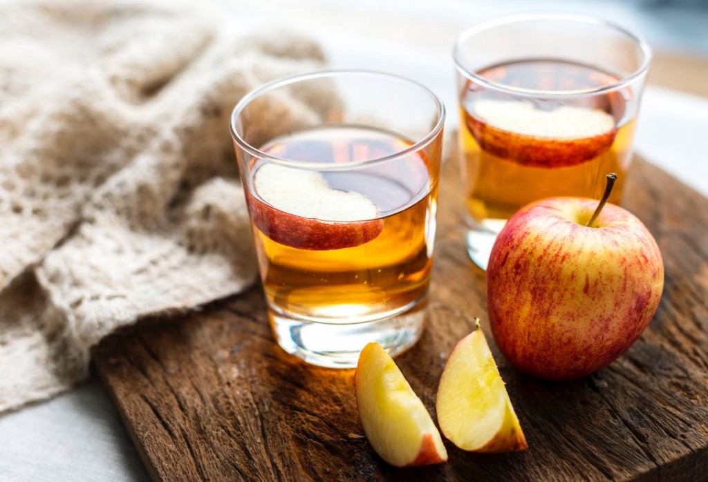 Vinagre de maçã na pele: como usar, dicas, benefícios e malefícios